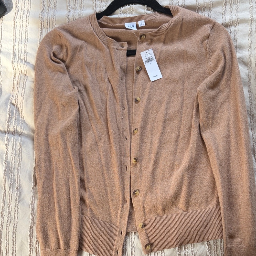 GAP Women's Button-Front Cardigan - Beige/Tan